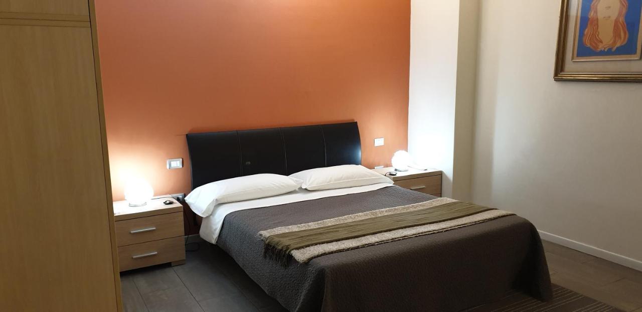 Agora Residenza Aparthotel มานโตวา ภายนอก รูปภาพ