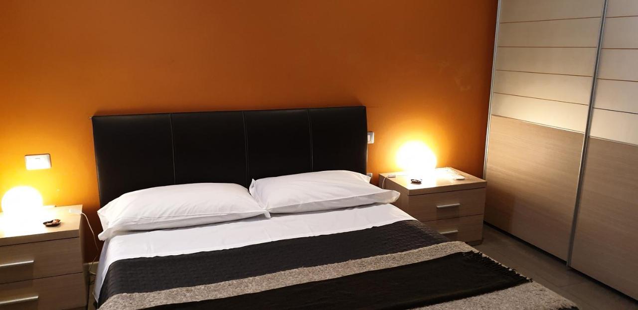 Agora Residenza Aparthotel มานโตวา ภายนอก รูปภาพ
